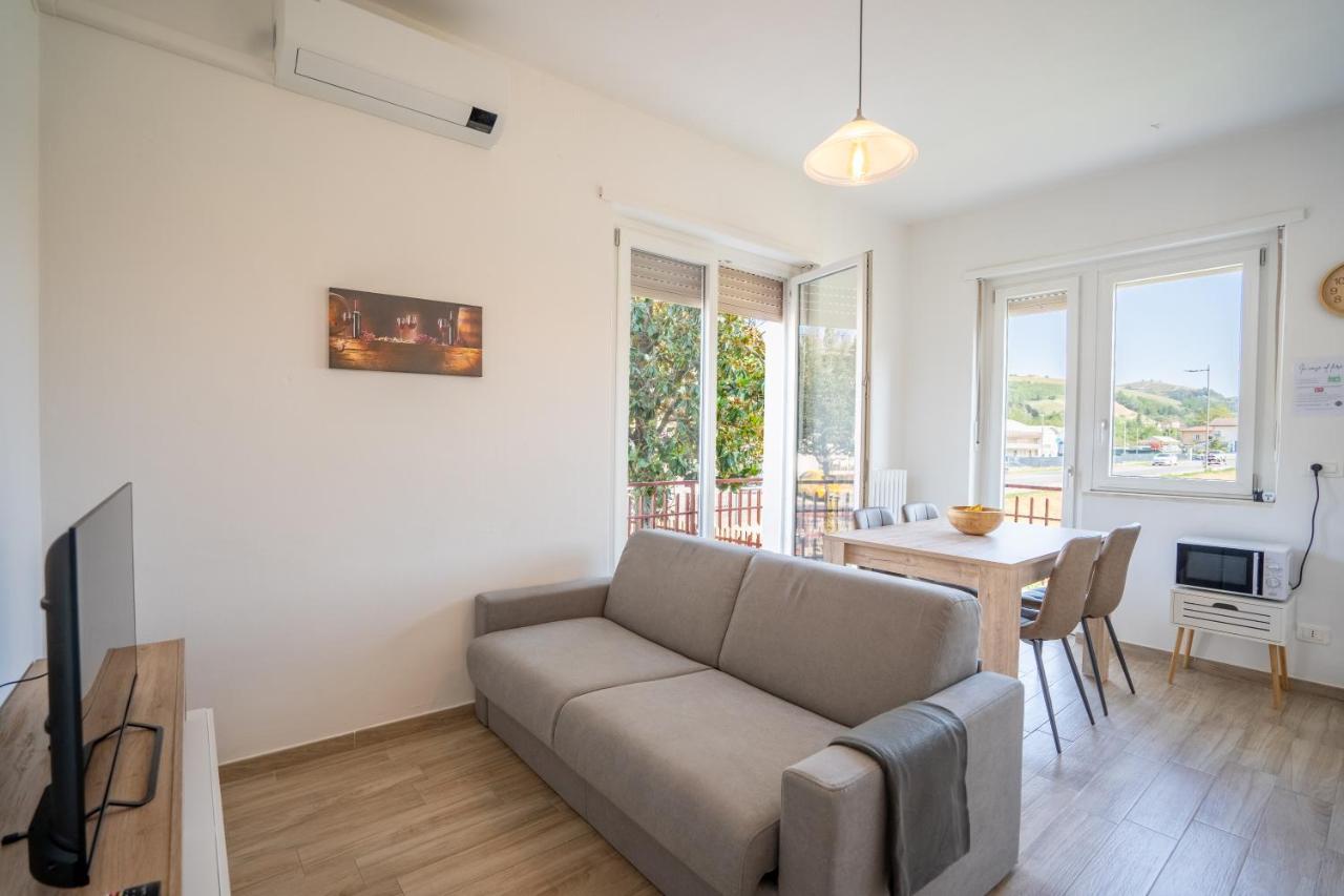 Private Parking, With Hill View Apartment Alba  Bagian luar foto