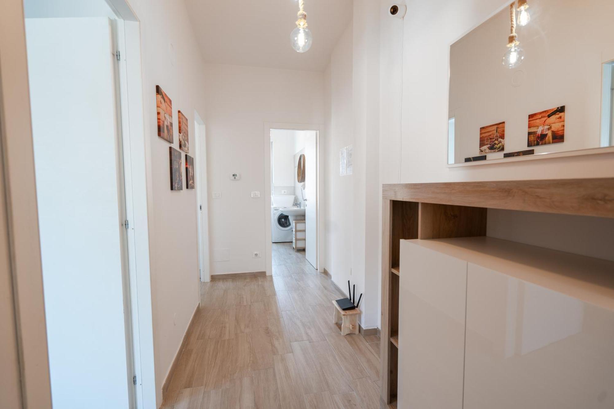 Private Parking, With Hill View Apartment Alba  Bagian luar foto